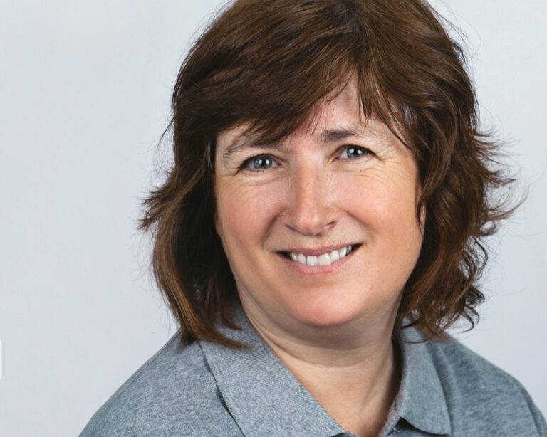 alexandra maurer 
zahnmedizinische prophylaxeassistentin